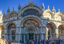 The Town of Herrn-Grundt and Its Situation